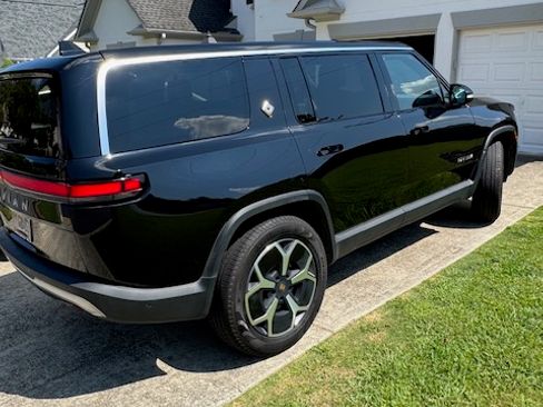 Used 2024 Rivian R1S Adventure Dual AWD/4WD image 4