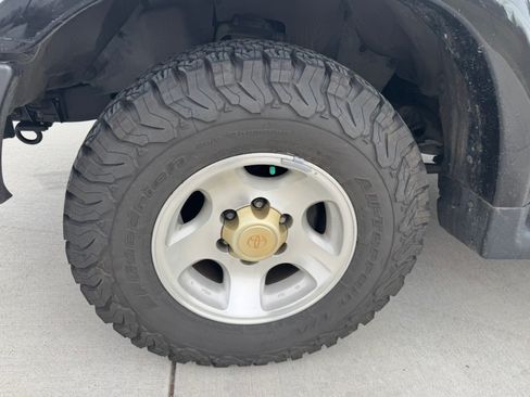 Used 1997 Toyota Land Cruiser image 2