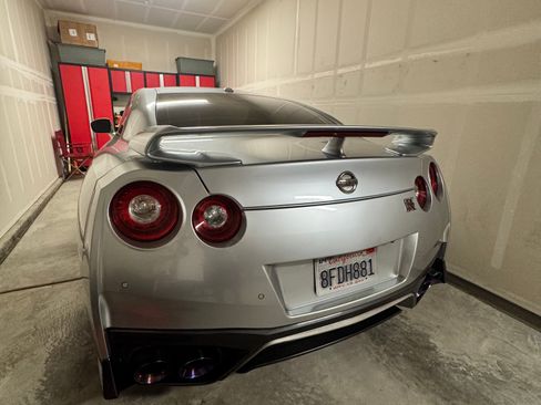 Used 2018 Nissan GT-R Premium AWD/4WD image 7