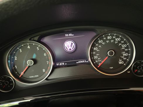 Used 2012 Volkswagen Touareg Sport AWD/4WD image 24