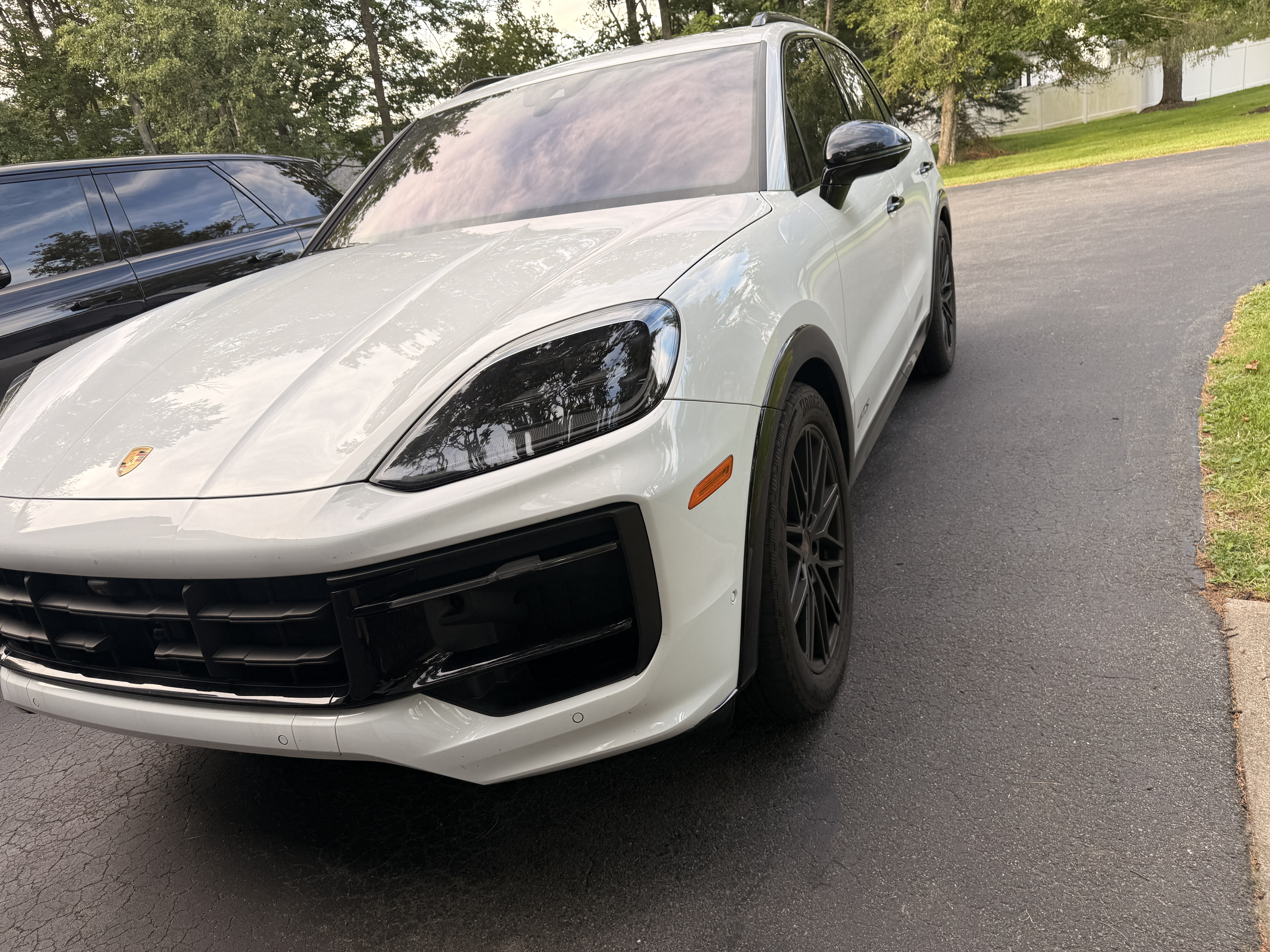 Used 2025 Porsche Cayenne GTS AWD/4WD image 4