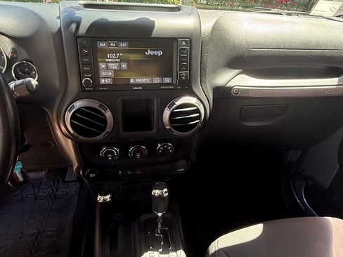 Used 2015 Jeep Wrangler Unlimited Sport AWD/4WD image 6