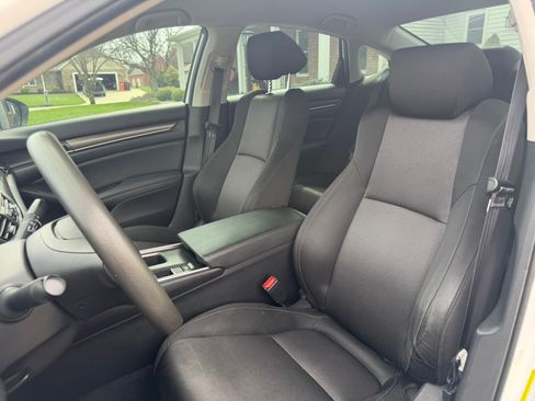 Used 2019 Honda Accord LX image 13