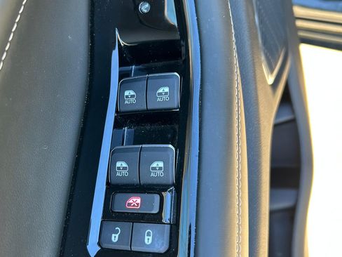 Used 2023 Jeep Grand Cherokee L Overland w/ MOPAR Finishing Package AWD/4WD image 8