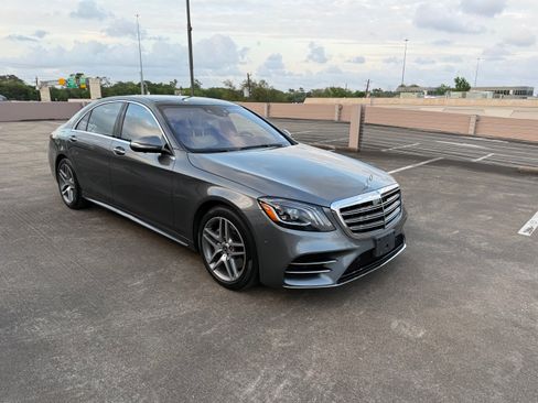 Used 2019 Mercedes-Benz S 560 Sedan image 4