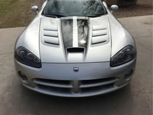 Used 2003 Dodge Viper SRT-10 image 2