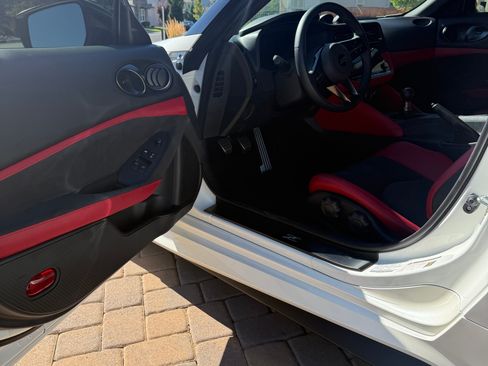 Used 2025 Nissan Z Performance w/ Floor Mat Package RWD image 15