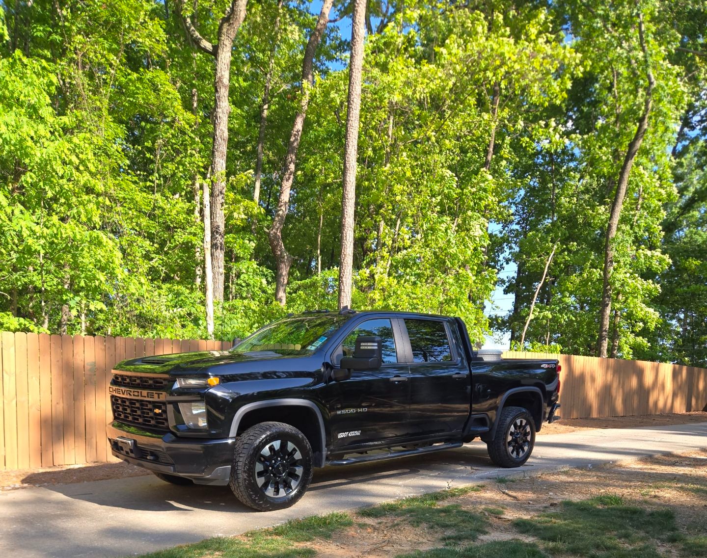 Used 2020 Chevrolet Silverado 2500 Custom w/ Custom Value Package AWD/4WD image 1