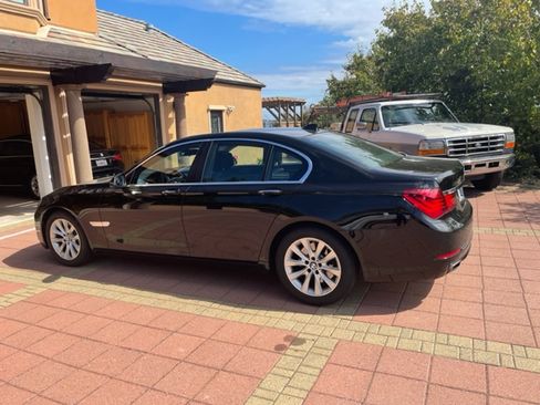 Used 2013 BMW 740i image 12