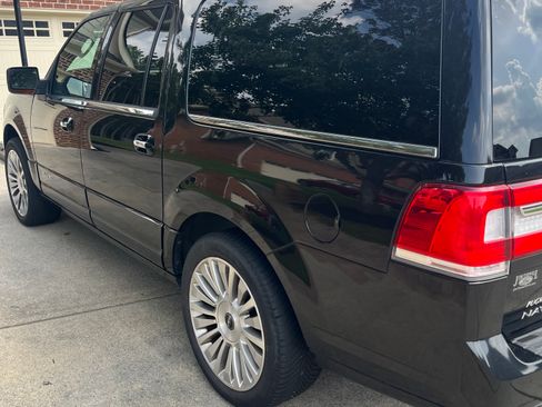 Used 2015 Lincoln Navigator L 2WD image 8