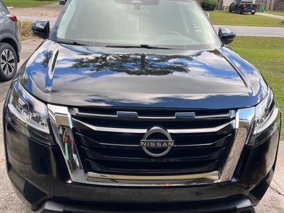 Used 2022 Nissan Pathfinder SV w/ SV Premium Package