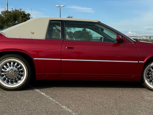 Used 2002 Cadillac Eldorado ESC w/ Preffered Equipment Group image 4