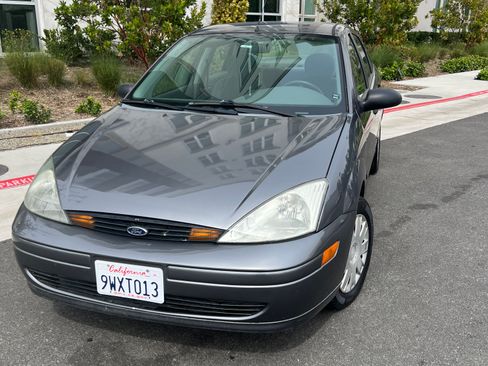 Used 2004 Ford Focus SE image 1