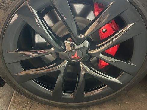 Used 2022 Tesla Model S Plaid image 28