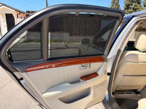 Used 2004 Lexus LS 430 RWD image 30