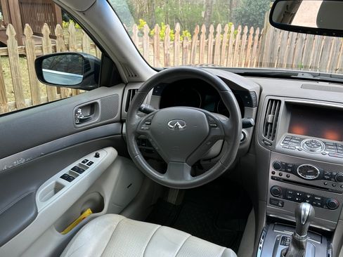 Used 2015 INFINITI Q40 Sedan 4D w/ Navigation Package image 6