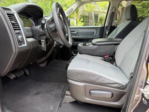 Used 2021 RAM 1500 Classic SLT RWD image 14