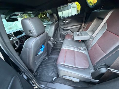 Used 2021 Chevrolet Blazer RS w/ Enhanced Convenience Package FWD image 11