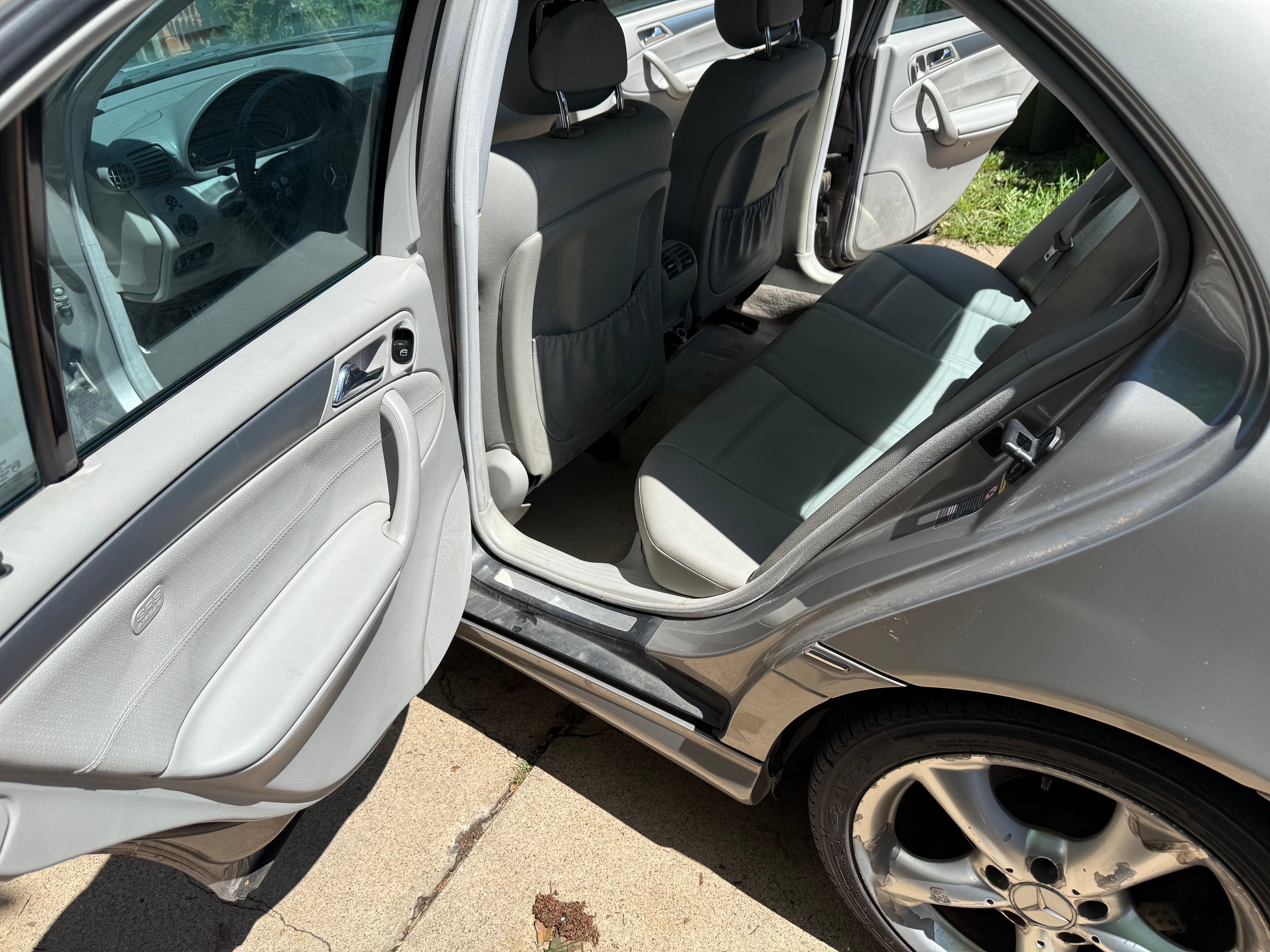 Used 2005 Mercedes-Benz C 230 Sedan image 10