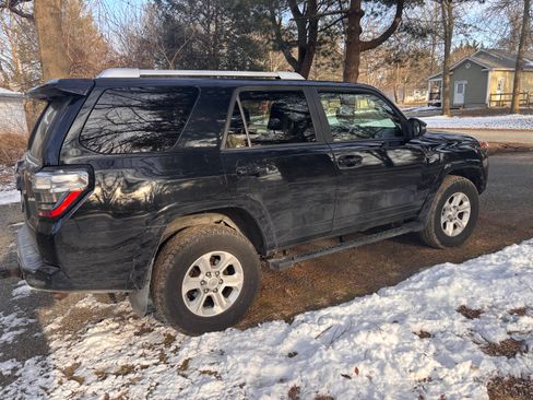 Used 2015 Toyota 4Runner SR5 Premium image 2