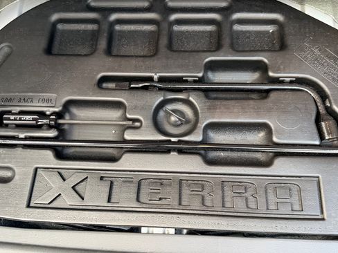 Used 2004 Nissan Xterra XE image 18