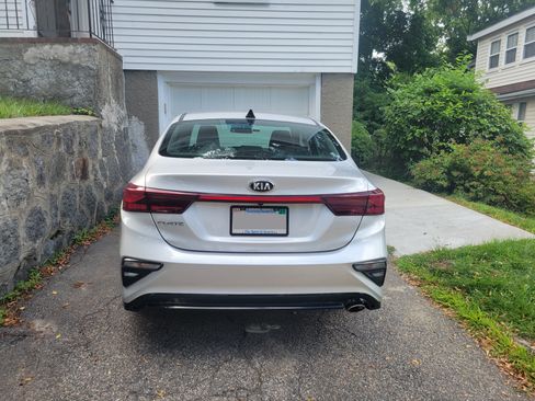 Used 2020 Kia Forte LXS FWD image 8