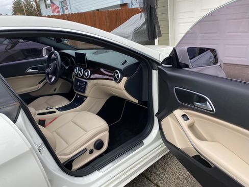 Used 2015 Mercedes-Benz CLA 250 image 8