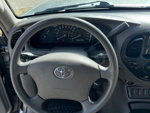 Used 2005 Toyota Sequoia SR5 AWD/4WD image 13