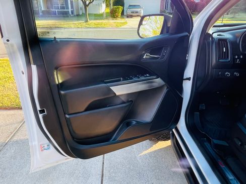 Used 2021 Chevrolet Colorado ZR2 image 18