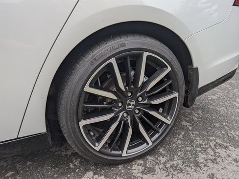 Used 2023 Honda Accord Touring image 14