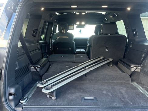 Used 2022 Rivian R1S Launch Edition image 13