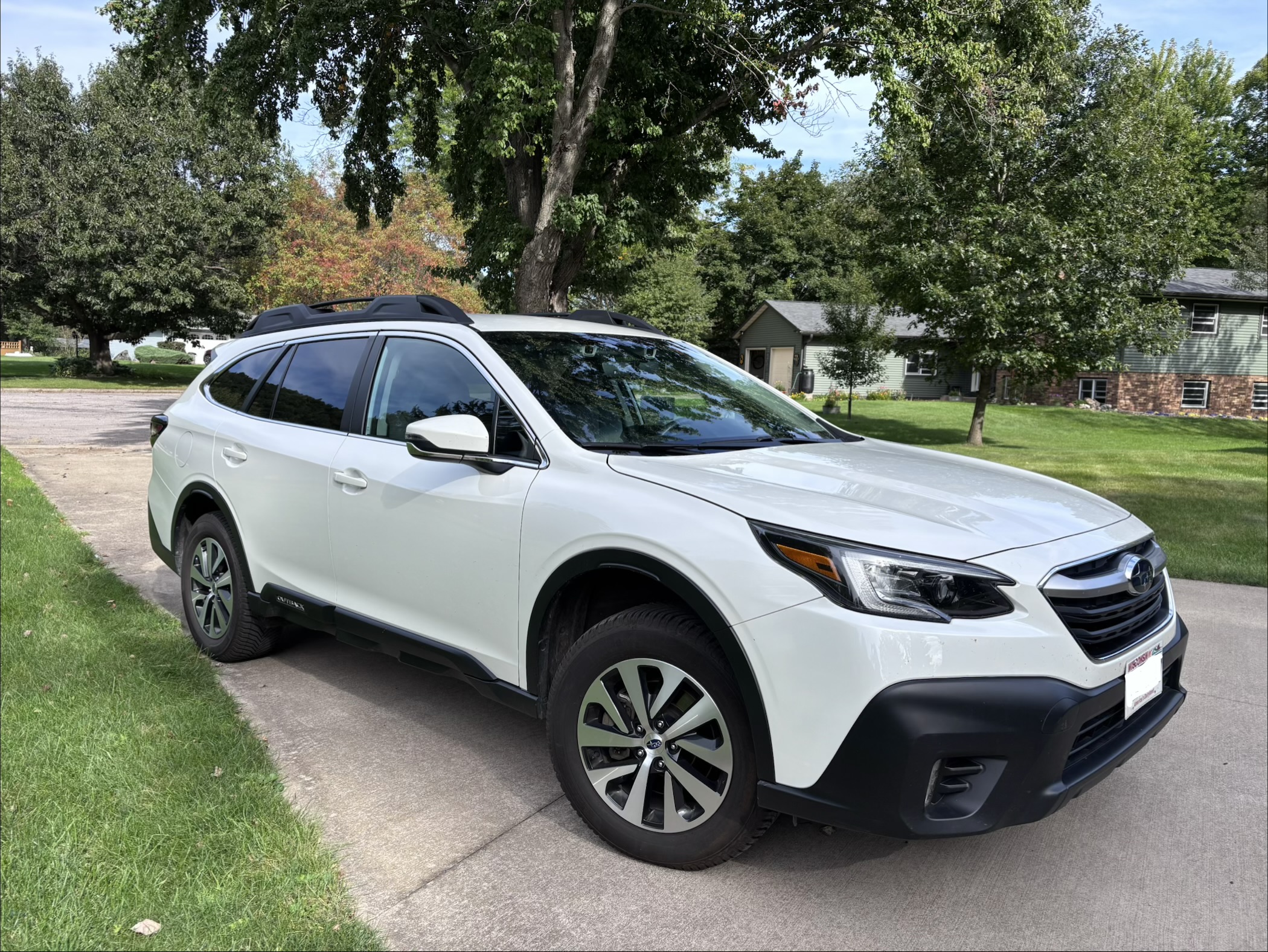 Used 2020 Subaru Outback Premium w/ Popular Package #1 AWD/4WD image 2