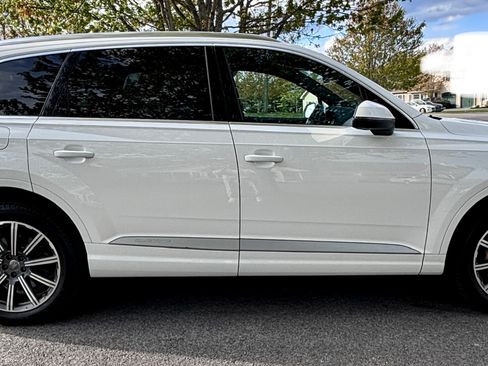 Used 2018 Audi Q7 3.0T Premium Plus w/ Premium Plus Package AWD/4WD image 2