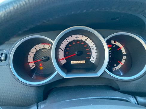 Used 2013 Toyota Tacoma PreRunner image 12