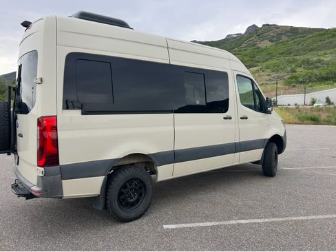 Used 2021 Mercedes-Benz Sprinter 2500 image 22