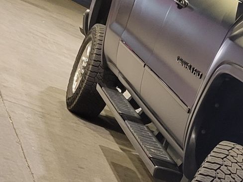 Used 2015 GMC Sierra 2500 Denali w/ Duramax Plus Package image 9