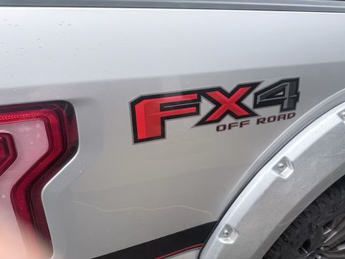 Used 2017 Ford F150 Lariat AWD/4WD image 11