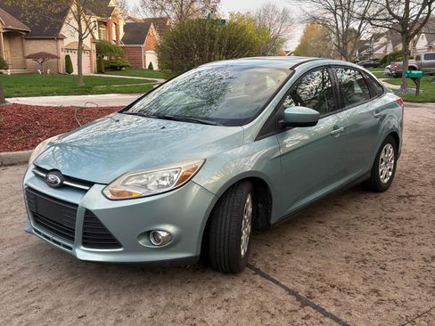 Used 2012 Ford Focus SE image 2