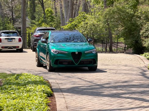 Used 2022 Alfa Romeo Stelvio Quadrifoglio w/ Active Assist Plus Package AWD/4WD image 10