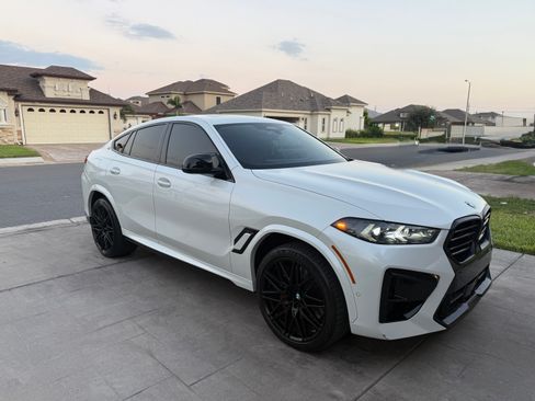 Used 2025 BMW X6 M Competition w/ Executive Package image 4