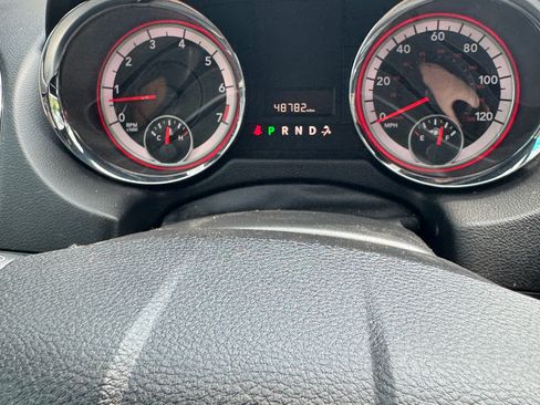 Used 2019 Dodge Grand Caravan SXT FWD image 12