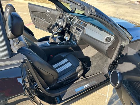 Used 2010 Ford Mustang Shelby GT500 image 10