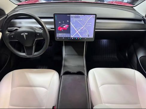 Used 2020 Tesla Model 3 Long Range image 4