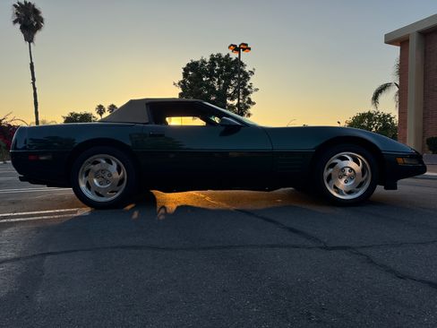 Used 1994 Chevrolet Corvette Convertible image 8