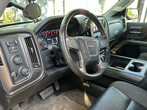 Used 2018 GMC Sierra 1500 SLT w/ All Terrain Package image 9