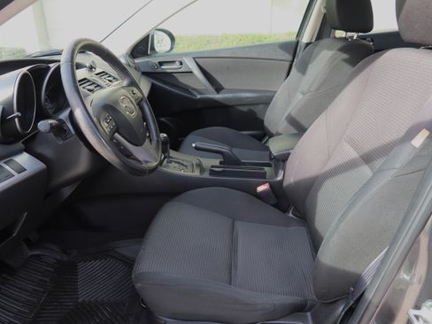 Used 2013 MAZDA MAZDA3 i Touring image 15