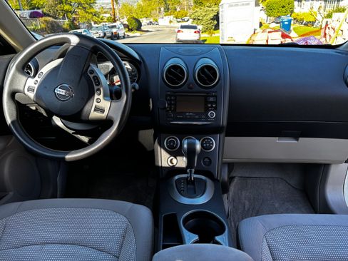 Used 2011 Nissan Rogue SV image 6