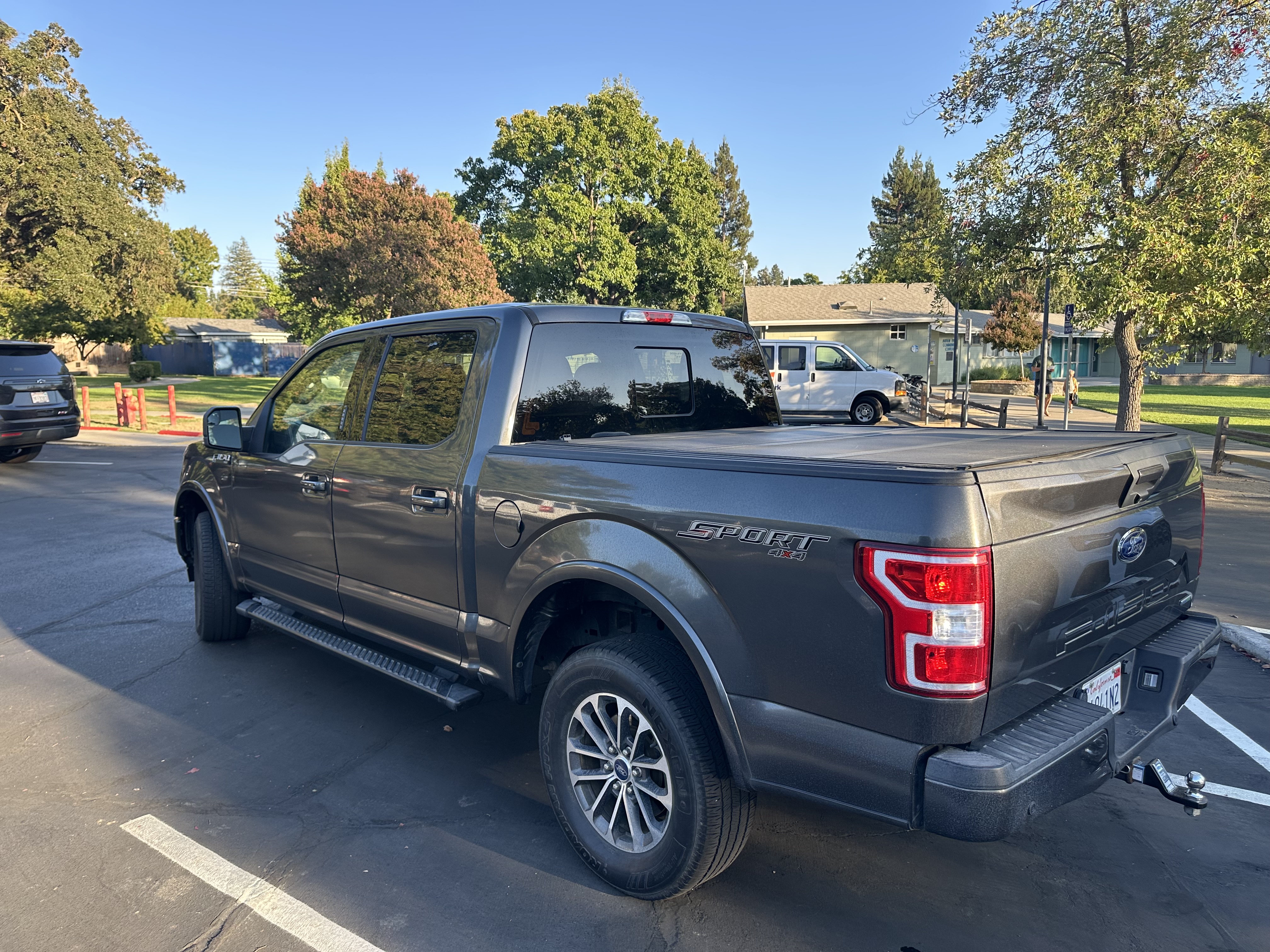 Used 2018 Ford F150 XLT w/ Equipment Group 302A Luxury AWD/4WD image 5