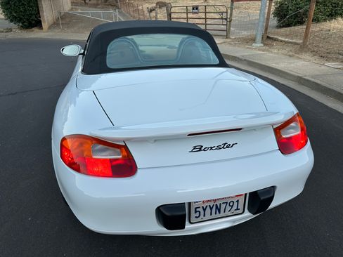 Used 1999 Porsche Boxster RWD image 18