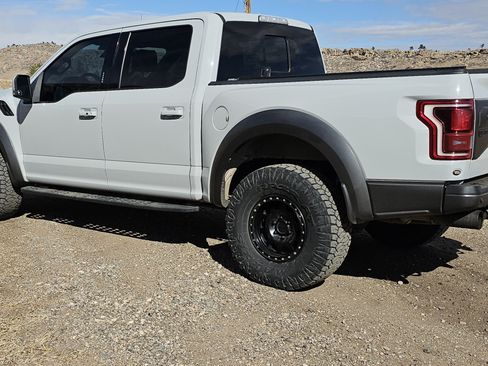 Used 2017 Ford F150 Raptor w/ Equipment Group 802A Luxury image 4